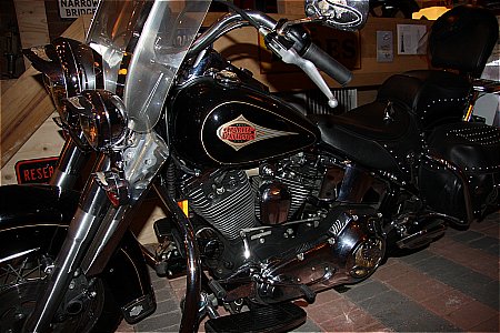 HARLEY DAVIDSON - click to enlarge